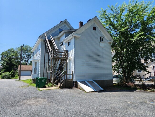Foto del edificio - 50-52-52 Alden St