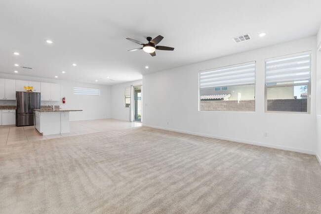 Foto del edificio - MODERN 2021 Built Home in Silverado Ranch!