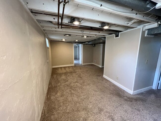 Building Photo - Prime Location 4 Bed House - Leasing 26/27 School Year