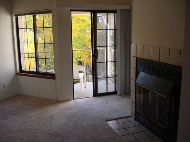 Living Room - 4862 E Kentucky Ave