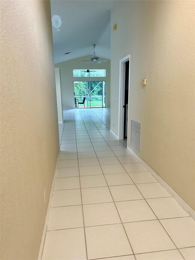 Foto del edificio - 3694 Miramontes Cir