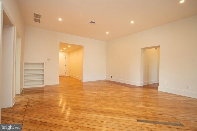 Foto del edificio - 71 S Main St