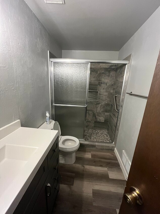 Foto principal - 129 S 70th St