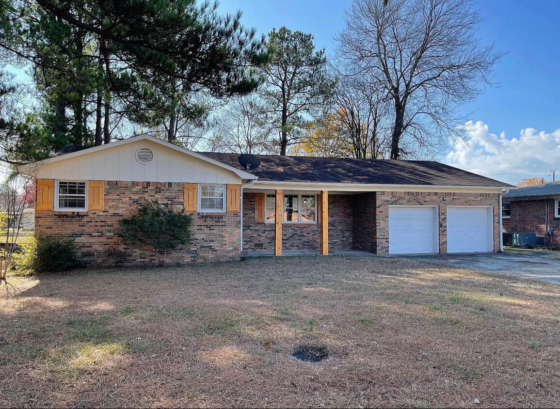 1929 Woodmead St SW, Decatur, AL 35601 House Rental in Decatur, AL