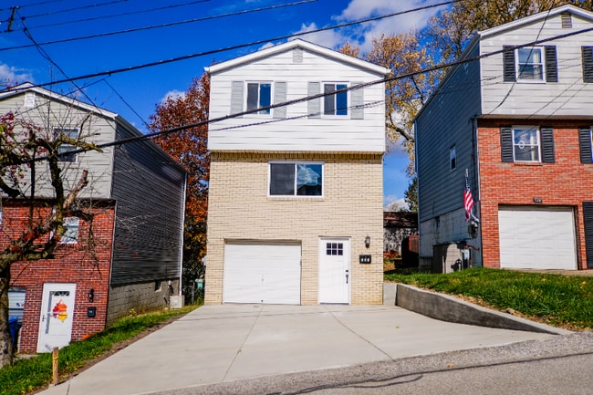 Photo - 526 Magazine St House