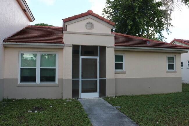 Building Photo - 3067 Lillian Ln