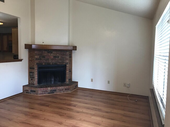 Foto del edificio - 5620 Brownfield Dr