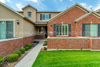 Building Photo - 136 W 3360 N
