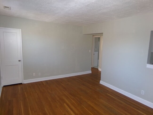 Photo - Miller Park Apartment