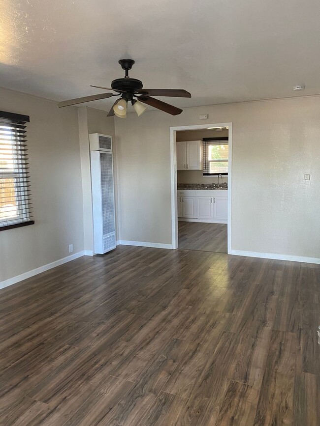 Foto del edificio - Remodeled- Private 2 Bed 1 Bath with Large...