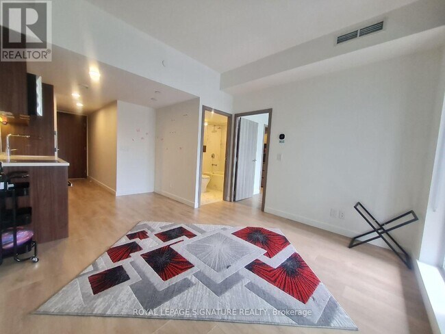 Building Photo - 38 Widmer St