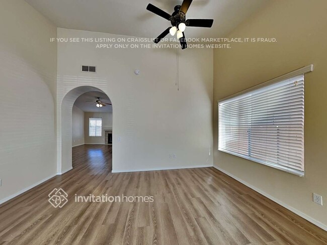 Foto del edificio - 16140 E Glendora Dr