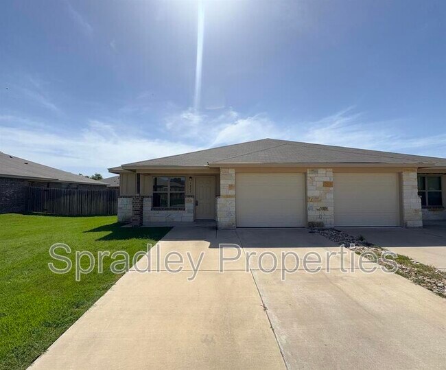 Foto del edificio - 1425 Leon Rd