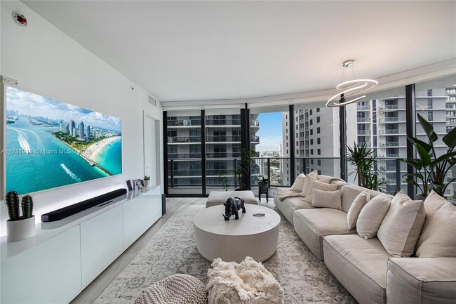 Foto del edificio - 45 SW 9th St