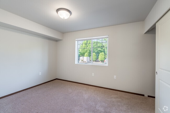 1BR, 1BA - 675SF - Bedroom - Cascade Village Apartments