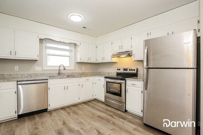 Building Photo - 3207 Glen Hollow Road, Greensboro, NC 27407