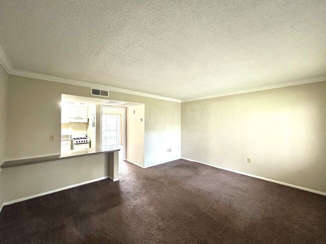 Building Photo - 120 Blue Pointe Way