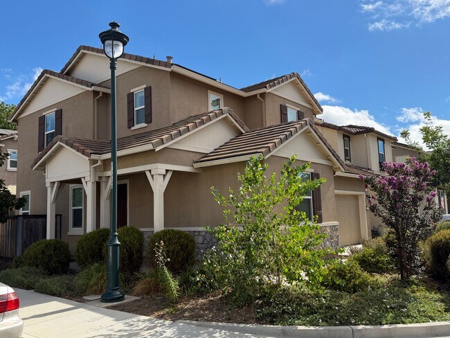 Foto del edificio - 700 Apricot Cir