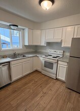 Building Photo - 366 Flower St