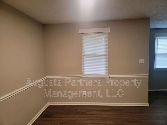 Building Photo - 139 Stoneybrooks Pl