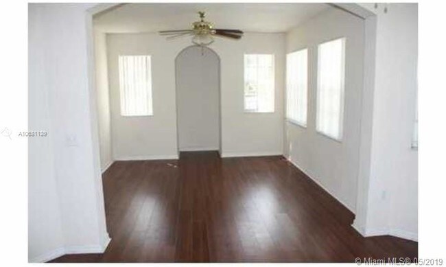 Foto del edificio - 2711 Belmont Ln