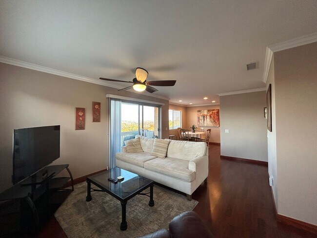 Foto del edificio - Rent Today!! Stunning 3-Bedroom Condo with...