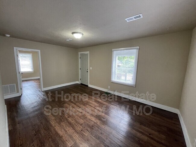 Foto del edificio - 424 W Lombard St
