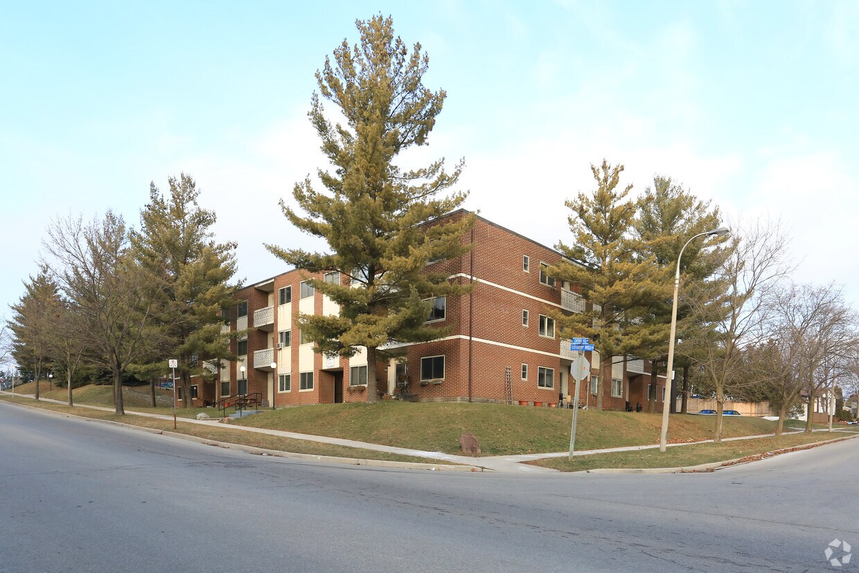 54 Country Hills Apartments 54 Country Hill Dr Kitchener, ON