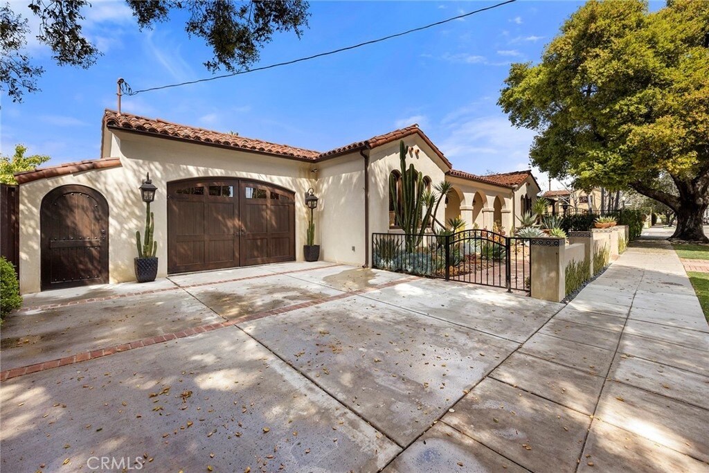 Foto principal - 407 W Santa Clara Ave