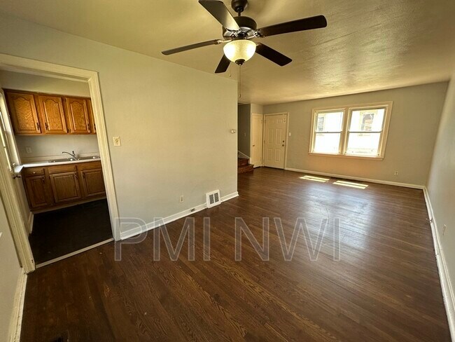 Building Photo - 7220 Columbia Ave
