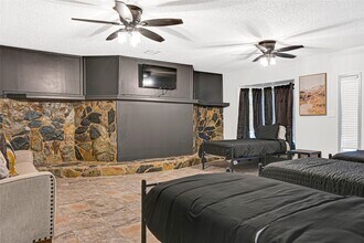 Building Photo - 1806 Clayton Dr