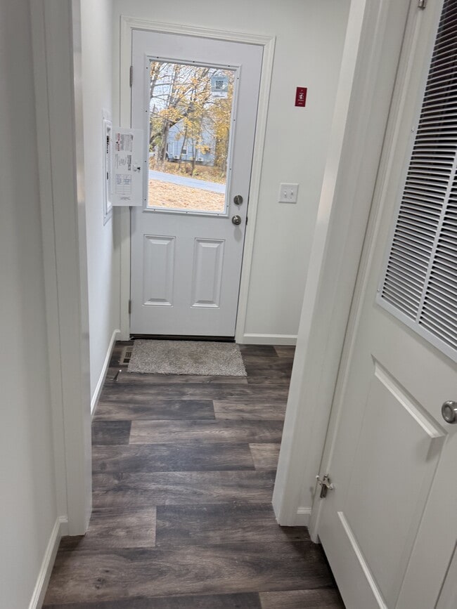 Building Photo - 18 Abbott St