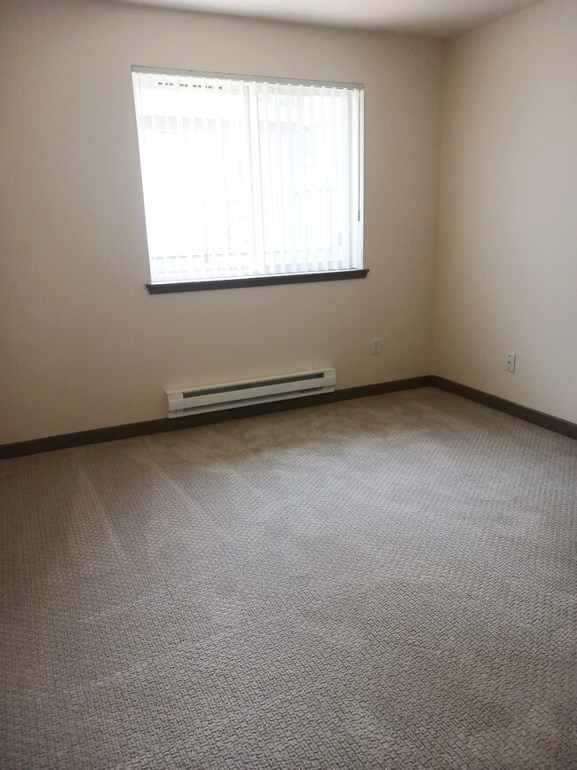 Second bedroom - Noble Court Estates
