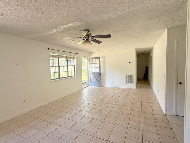 Foto del edificio - 118 Dexter Cir