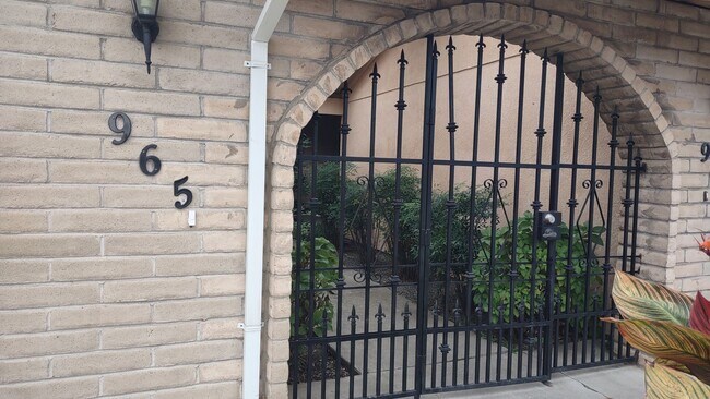 Foto del edificio - 965 Johnfer Way