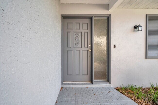 Foto del edificio - Modern, Move-In-Ready 2/2 Home with Bonus Room, Spacious Yard & Garage |