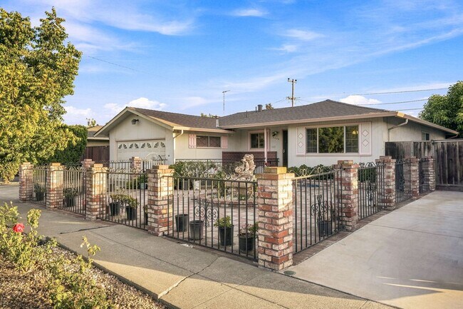 Foto del edificio - 4448 Irvington Ave