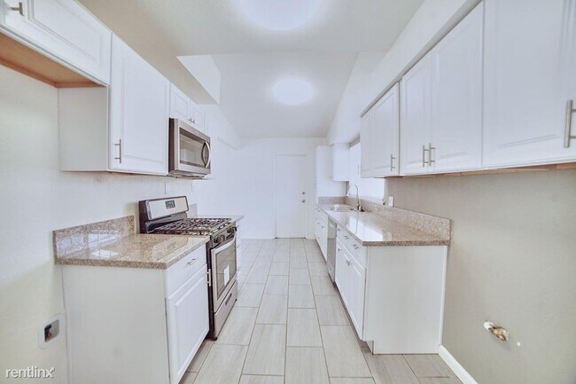 Building Photo - 3 br, 2 bath House - 1120 Avenue J 14