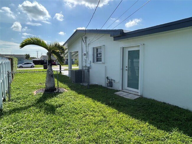 Foto del edificio - 5372 W 4th Ln