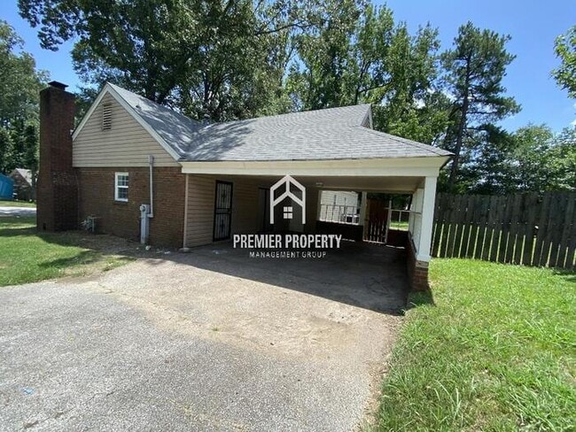 Building Photo - 3401 Hanna Dr