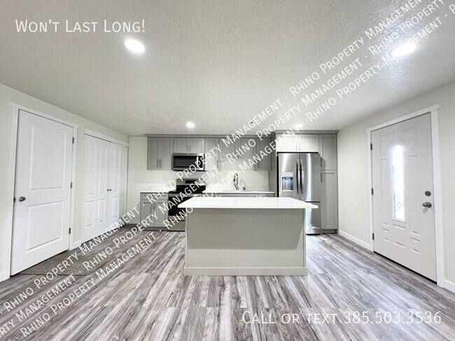 Foto del edificio - REDUCED Rent! 2 Bedroom/2 Bathroom Garden ...