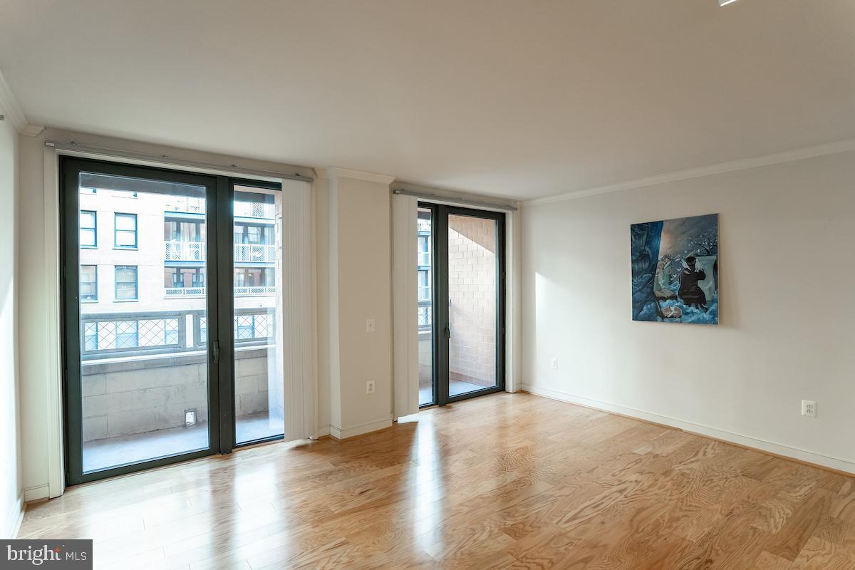 Primary Photo - 616 E St NW