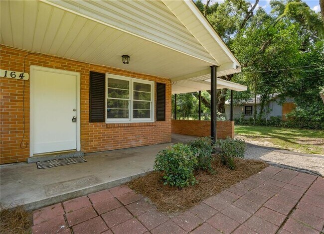 Foto del edificio - 164 June St