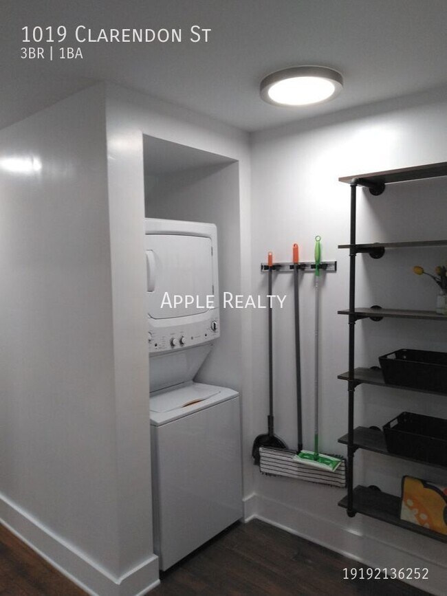 Foto del edificio - 1019 Clarendon St - Available Mid April