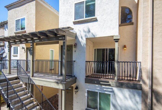 Foto del edificio - Remodeled Condo - 2 Story - Complex W/ Poo...