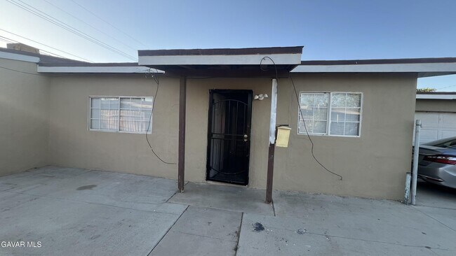 Foto del edificio - 45519 Cedar Ave