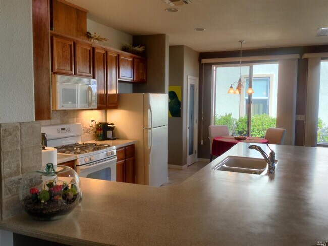 Foto del edificio - 702 Riverwood Ln