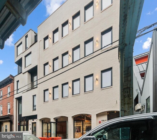 Building Photo - 1308 N Front St