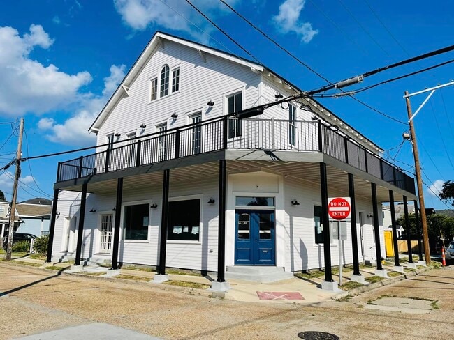 Building Photo - 601 Lavoisier St