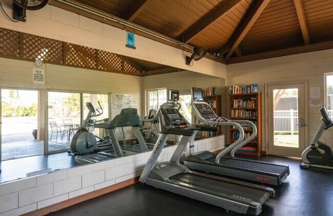 Foto del edificio - 2BR/2BA + Loft Condo at Villas at Kenolio – Vaulted Ceilings & Upgraded Interior